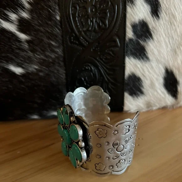 New Faux Squash Turquoise Stone Silver Toned cuff bracelet womens boho western - Picture 5 of 8